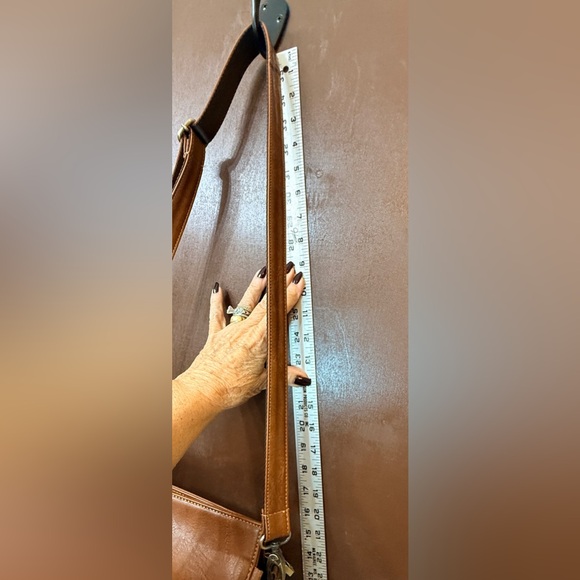 Cobbler Legend EUC Zip-Around Leather
Crossbody Satchel Multi-Compartment - Picture 13 of 16